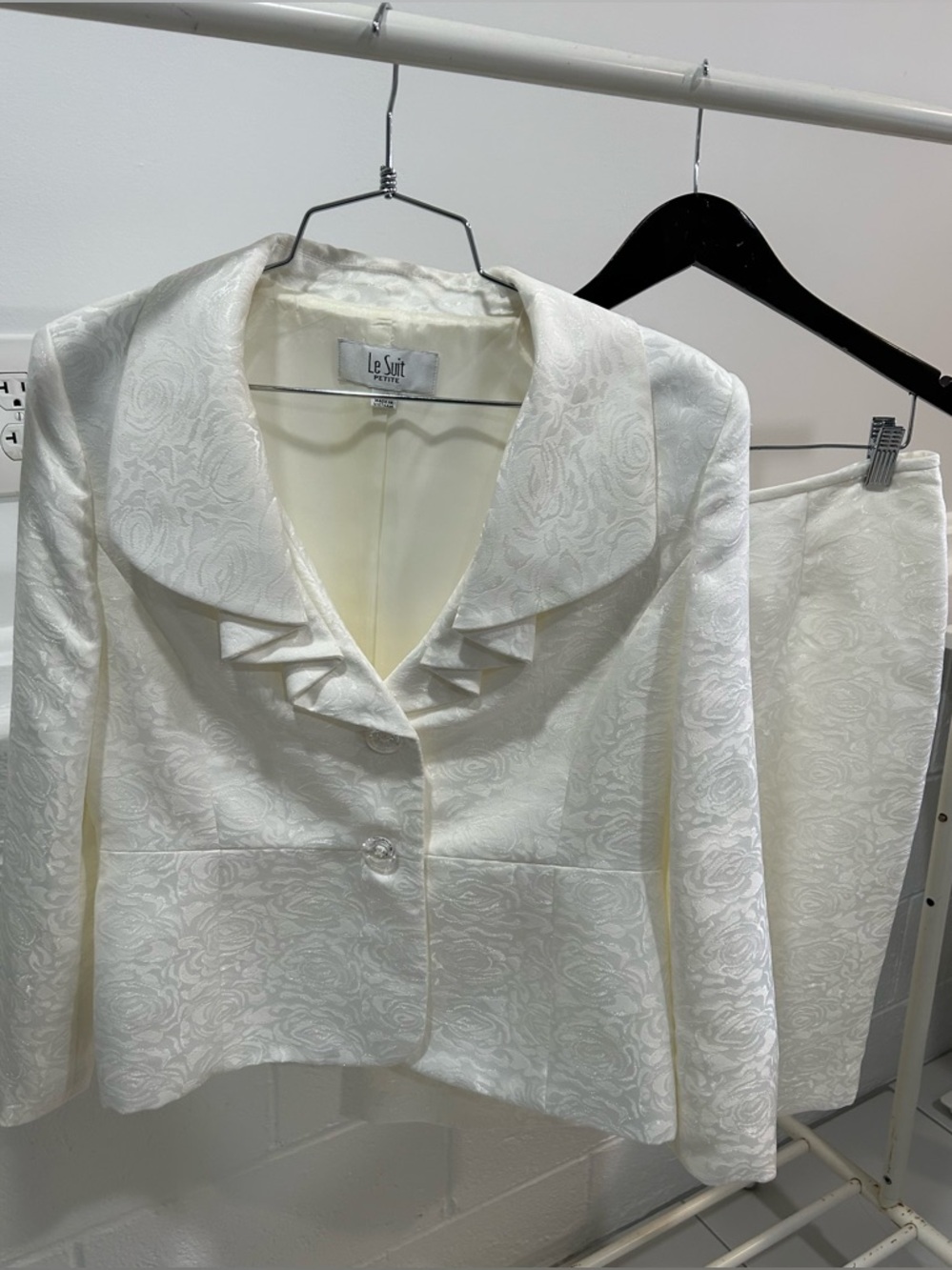 Le Suit Cream Jacquard Ruffle-Trim Blazer and Skirt Set